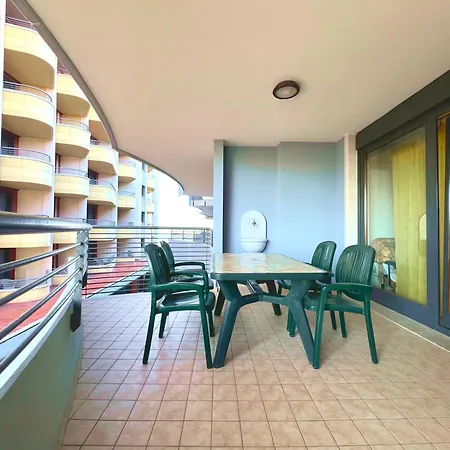 Costa Azzurra Beach Apartments Grado
