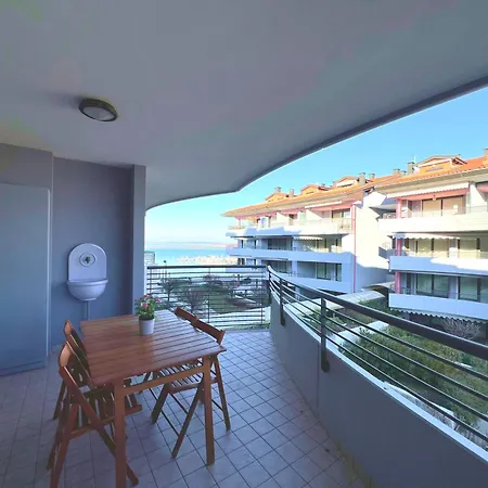 Costa Azzurra Beach Apartments Grado
