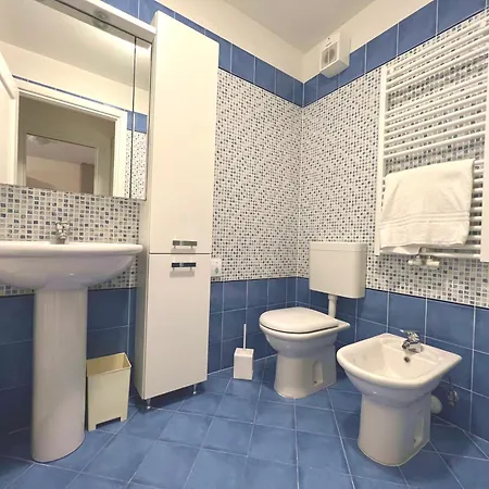 Costa Azzurra Beach Apartments Grado